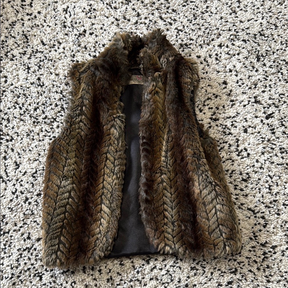 Faux Fur Vest in Brown and Tan elote urban outfitters